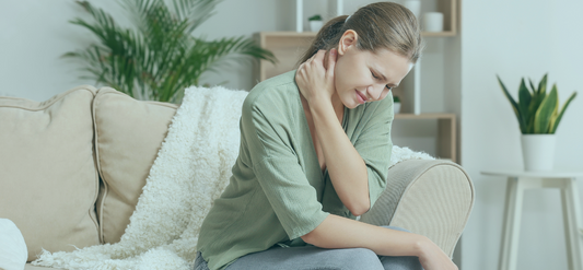 Les Causes Courantes de la Douleur à la Nuque et Comment y Remédier